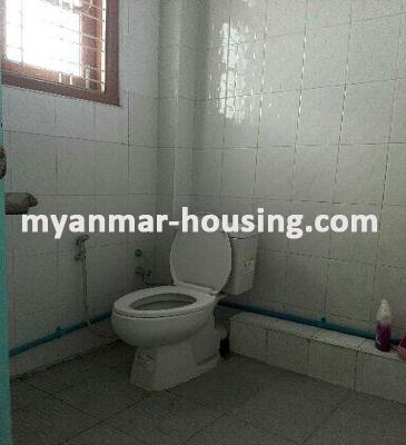 缅甸房地产 - 出租物件 - No.3298 - A Landed House for rent in Botahtaung Township. - View of the Toilet and Bathroom