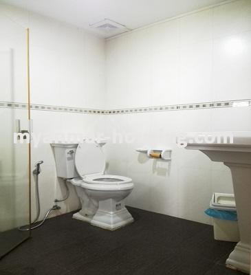 缅甸房地产 - 出租物件 - No.3302 - An office room for rent in Cherry Condo. - View of the toilet and Bathroom