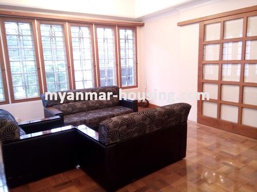 မြန်မာအိမ်ခြံမြေ - ငှားရန် property - No.3315 -  ဗဟန်းမြို့နယ်တွင် နှစ်ထပ်တိုက်လုံးချင်းအိမ်တစ်လုံးဌားရန် ရှိပါသည်။View of the living room