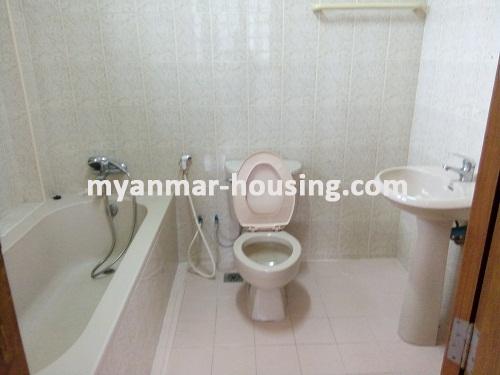 မြန်မာအိမ်ခြံမြေ - ငှားရန် property - No.3315 -  ဗဟန်းမြို့နယ်တွင် နှစ်ထပ်တိုက်လုံးချင်းအိမ်တစ်လုံးဌားရန် ရှိပါသည်။View of the Toilet and Bathroom