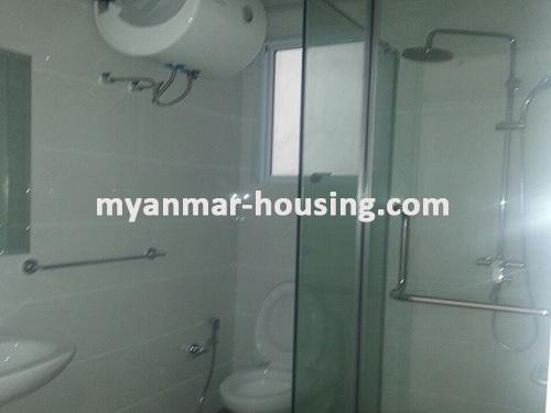 缅甸房地产 - 出租物件 - No.3360 - Modernize decorated condo room for rent in Star City.  - View of the Toilet and Bathroom