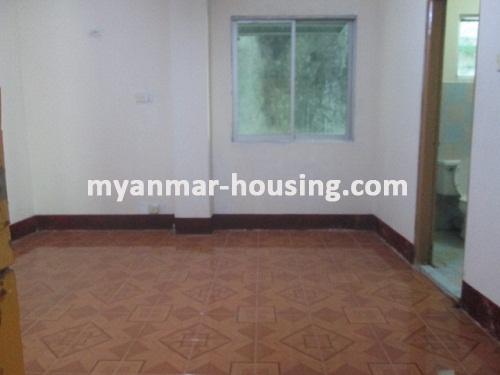 ミャンマー不動産 - 賃貸物件 - No.3378 -     A room with reasonable price for rent in Kyeemyindaing Township. - View of the Bed room