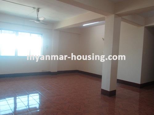 ミャンマー不動産 - 賃貸物件 - No.3378 -     A room with reasonable price for rent in Kyeemyindaing Township. - View of the Living room
