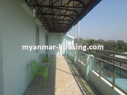 မြန်မာအိမ်ခြံမြေ - ငှားရန် property - No.3385 - ဒဂုံမြို့နယ်တွင် အခန်းကောင်းတစ်ခန်းဌားရန် ရှိပါသည်။View of the Veranda