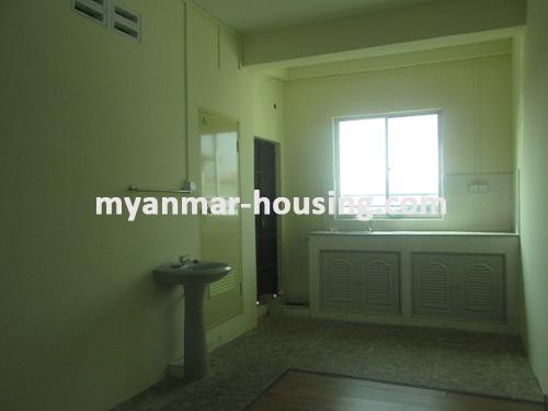 မြန်မာအိမ်ခြံမြေ - ငှားရန် property - No.3389 - ယုန်ဖြူလေးကွန်ဒိုတွင် အခန်းကောင်းတစ်ခန်းဌားရန် ရှိပါသည်။View of the Kitchen room