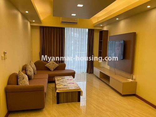 မြန်မာအိမ်ခြံမြေ - ငှားရန် property - No.3398 - Star City Condo တွင် အဆင့်မြင့်ပြင်ဆင်ထားသည့်အခန်းကောင်းတစ်ခန်းဌားရန်ရှိပါသည်။living room view