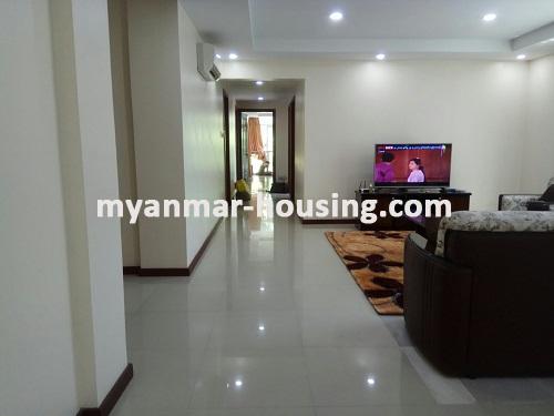မြန်မာအိမ်ခြံမြေ - ငှားရန် property - No.3410 - ရွေှဟင်္သာကွန်ဒိုတွင် အခန်းကောင်း တစ်ခန်းဌားရန် ရှိသည်။View of the Living room