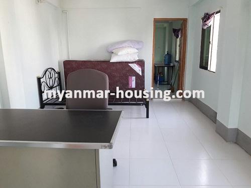 မြန်မာအိမ်ခြံမြေ - ငှားရန် property - No.3411 - စမ်းချောင်းမြို့နယ်တွင် ဈေးအတင့်သင့်ဖြင့် တိုက်ခန်းဌားရန် ရှိပါသည်။ - View of the living room