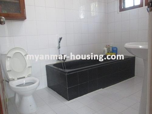မြန်မာအိမ်ခြံမြေ - ငှားရန် property - No.3419 - မရမ်းကုန်းမြို့နယ်တွင် နှစ်ထပ်တိုက် လုံးချင်းအိမ်တစ်လုံးဌားရန်ရန်ရှိသည်။View of Bathroom