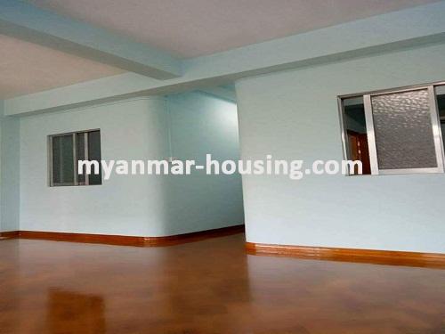 缅甸房地产 - 出租物件 - No.3428 - Condo room with reasonable price in Kyauktada. - living room view