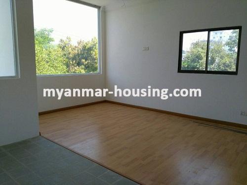 မြန်မာအိမ်ခြံမြေ - ငှားရန် property - No.3439 - တောင်ဥက္ကလာပမြို့နယ်တွင် လုံးချင်းအိမ်တစ်လုံးဌားရန် ရှိပါသည်။View of the Living room