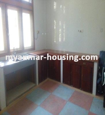 မြန်မာအိမ်ခြံမြေ - ငှားရန် property - No.3451 - မရမ်းကုန်းမြို့နယ်တွင် လုံးချင်းတစ်လုံးငှားရန်ရှိသည်။ View of the Kitchen room