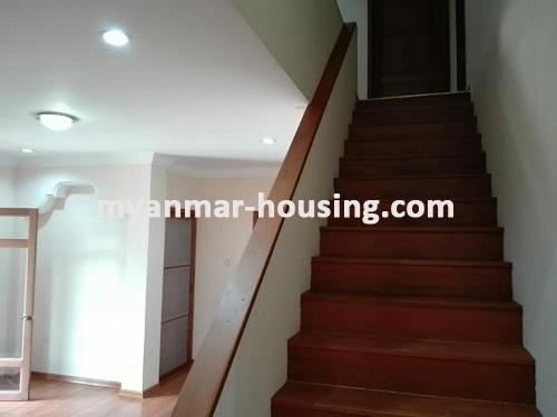 မြန်မာအိမ်ခြံမြေ - ငှားရန် property - No.3455 - ၇ မိုင်တွင် လုံးချင်းတစ်လုံးငှါးရန်ရှိသည်။stairs view to upstairs