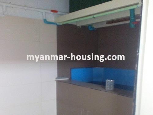 缅甸房地产 - 出租物件 - No.3457 - An apartment for rent in Lanmadaw Township. - View of the Bathroom