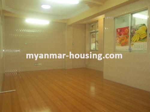 ミャンマー不動産 - 賃貸物件 - No.3467 - Condominium for rent in Lanmadaw Township. - View of the Living room
