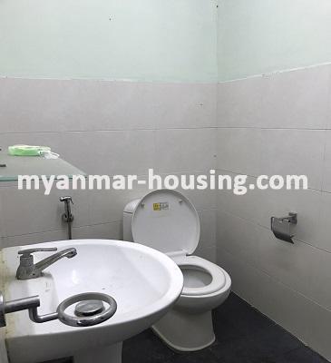 缅甸房地产 - 出租物件 - No.3497 - Furnished room in Shwepa Dauk Condo in Sanchaung! - Bathroom view