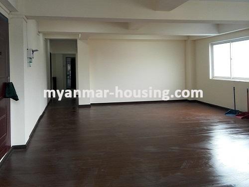 ミャンマー不動産 - 賃貸物件 - No.3514 - A Condo apartment for rent in Sanchaung Township. - View of the living room