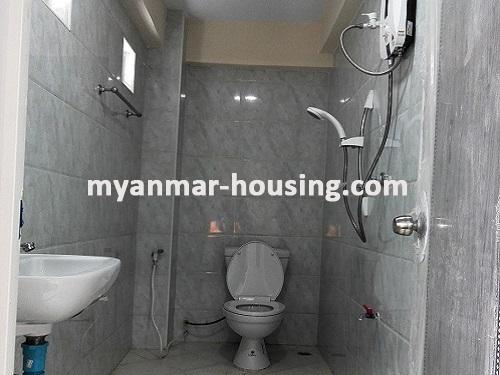 ミャンマー不動産 - 賃貸物件 - No.3514 - A Condo apartment for rent in Sanchaung Township. - View of the Bathroom and Toilet