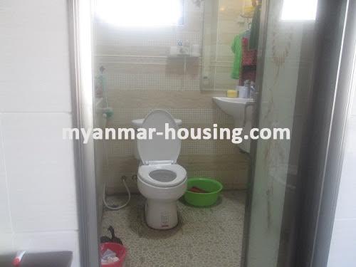 缅甸房地产 - 出租物件 - No.3527 - Condo room for rent with good view in Lanmadaw! - bathroom view