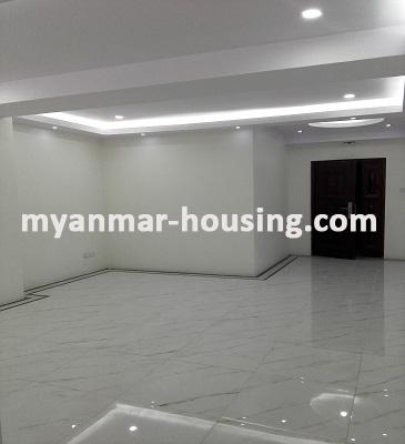 မြန်မာအိမ်ခြံမြေ - ငှားရန် property - No.3541 - လှိုင်မြို့နယ်တွင် ကွန်ဒိုအခန်းကောင်းတစ်ခန်းဌားရန်ရှိသည်။     View of the living room