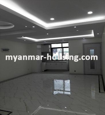 မြန်မာအိမ်ခြံမြေ - ငှားရန် property - No.3541 - လှိုင်မြို့နယ်တွင် ကွန်ဒိုအခန်းကောင်းတစ်ခန်းဌားရန်ရှိသည်။     View of the living room