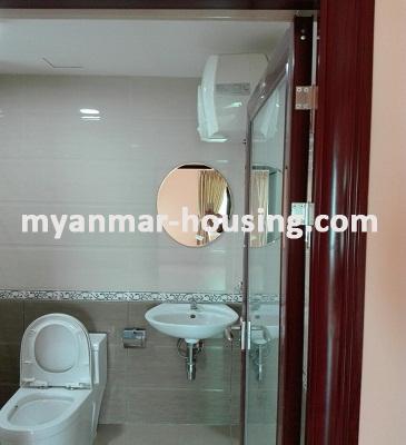 缅甸房地产 - 出租物件 - No.3548 - Good room for rent in Kyauk Kone Condo Yankin Township. - View of the Toilet and Bathroom
