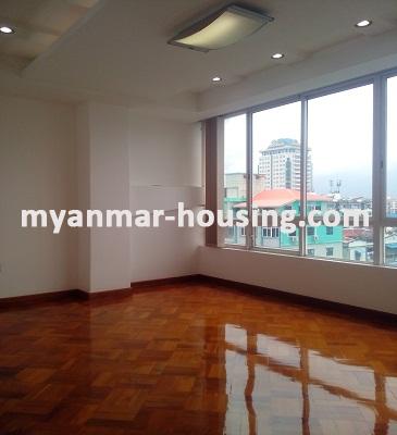 မြန်မာအိမ်ခြံမြေ - ငှားရန် property - No.3570 - Pansodan Business Tower တွင် အဆင့်မြင့်ပြင်ဆင်သည့် ရုံးခန်းသီးသန့် ဌားရန်ရှိပါသည်။View of the living room