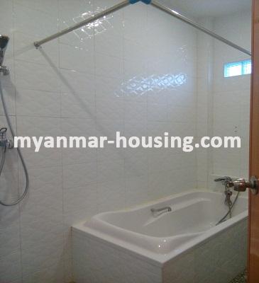 缅甸房地产 - 出租物件 - No.3582 - A nice room for rent in Yawmingyi Condo Dagon Township. - View of the Toilet and Bathroom