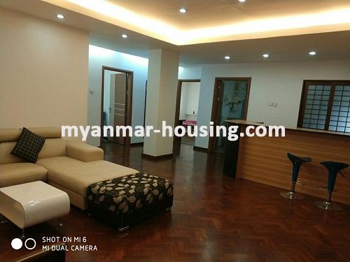 မြန်မာအိမ်ခြံမြေ - ငှားရန် property - No.3593 - Royal Thazin ကွန်ဒိုတွင် အခန်းကောင်းတစ်ခန်းဌားရန်ရှိပါသည်။View of the Living room