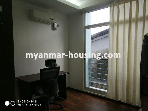 မြန်မာအိမ်ခြံမြေ - ငှားရန် property - No.3593 - Royal Thazin ကွန်ဒိုတွင် အခန်းကောင်းတစ်ခန်းဌားရန်ရှိပါသည်။View of the Bed room