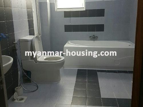 မြန်မာအိမ်ခြံမြေ - ငှားရန် property - No.3593 - Royal Thazin ကွန်ဒိုတွင် အခန်းကောင်းတစ်ခန်းဌားရန်ရှိပါသည်။View of the Toilet and Bathroom