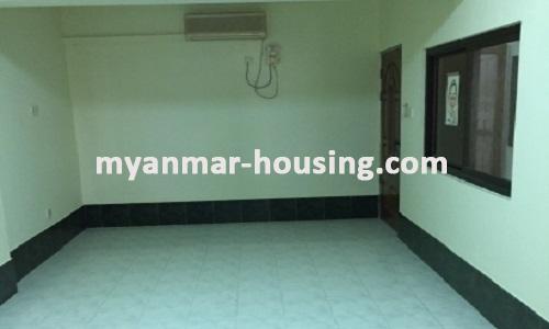 ミャンマー不動産 - 賃貸物件 - No.3619 - An apartment for rent in Botahtaung Township with reasonable price - View of the Bed room