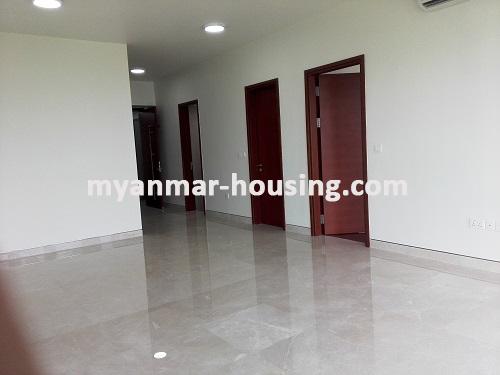 မြန်မာအိမ်ခြံမြေ - ငှားရန် property - No.3649 - ကမာရွတ် Junction Square အနီးတွင် အဆင့်မြင့်ကွန်ဒိုတိုက်ခန်းငှါးရန်ရှိသည်။Living room view connecting bedroom