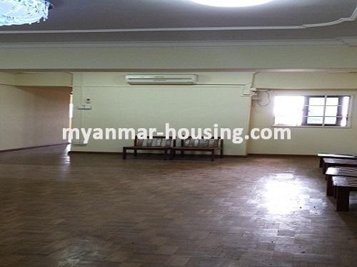 မြန်မာအိမ်ခြံမြေ - ငှားရန် property - No.3666 - တာမွေတွင် ကွန်ဒိုတိုက်ခန်းငှါးရန်ရှိသည်။ - living room