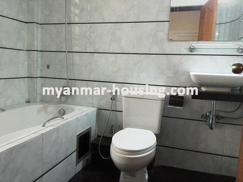 မြန်မာအိမ်ခြံမြေ - ငှားရန် property - No.3670 - ကမာရွတ်မြို့နယ်တွင် ကွန်ဒို အခန်းကောင်းတစ်ခန်း ဌားရန် ရှိပါသည်။View of the Bath room and Toilet