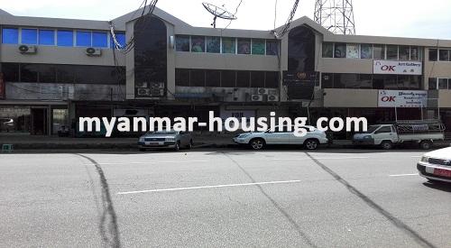 မြန်မာအိမ်ခြံမြေ - ငှားရန် property - No.3674 - ဒဂုံမြို့နယ်တွင် ဆိုင်ခန်းဖွင့်ရန်ကောင်းမွန်သည့် မြေညီ တိုက်ခန်းကောင်းဌားရန် ရှိပါသည်။ View of the building