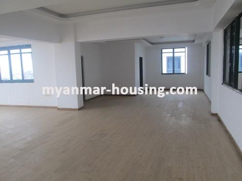 ミャンマー不動産 - 賃貸物件 - No.3678 - Duplex Penthouse for rent in Botahtaung! - another inside view