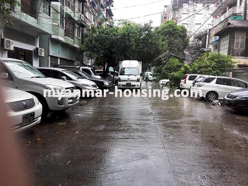 缅甸房地产 - 出租物件 - No.3693 - Condo room for rent, near Kyuntaw Street, Sanchaung! - road view