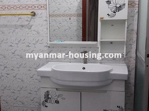 缅甸房地产 - 出租物件 - No.3707 - A wide space Condo room for rent in Yaw Min Gyi Condo  - View of the Toilet and Bathroom