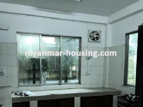 မြန်မာအိမ်ခြံမြေ - ငှားရန် property - No.3710 - သာကေတမြို့နယ်တွင််  လုံးချင်းတစ်လုံးဌားရန်ရှိပါသည်။View of the Kitchen room