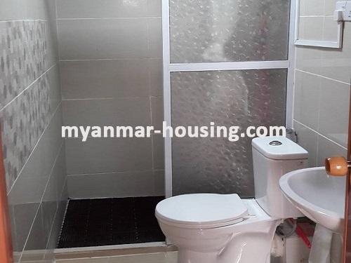 မြန်မာအိမ်ခြံမြေ - ငှားရန် property - No.3718 - ဒဂုံယောမင်းကြီးလမ်းနားတွင် ကွန်ဒိုတိုက်ခန်းငှါးရန်ရှိသည်။ - bathroom view