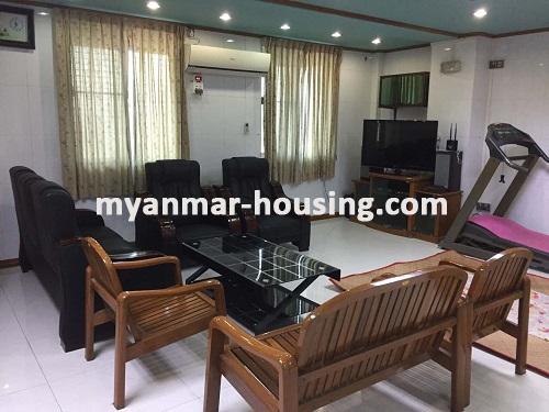 မြန်မာအိမ်ခြံမြေ - ငှားရန် property - No.3727 - မြို့ထဲတွင် ကွန်ဒိုတိုက်ခန်းငှါးမည်။ - living room view
