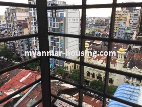 မြန်မာအိမ်ခြံမြေ - ငှားရန် property - No.3727 - မြို့ထဲတွင် ကွန်ဒိုတိုက်ခန်းငှါးမည်။balcony view