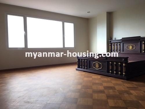 မြန်မာအိမ်ခြံမြေ - ငှားရန် property - No.3750 - ပါရမီလမ်းမပေါ်တွင် ကွန်ဒိုအခန်းငှားရန်ရှိသည်။View of the Bed room