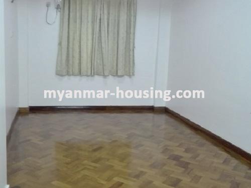 မြန်မာအိမ်ခြံမြေ - ငှားရန် property - No.3751 - ကမာရွတ်တွင် အခန်းကောင်းတစ်ခန်း ငှားရန်ရှိသည်။View of the bed room