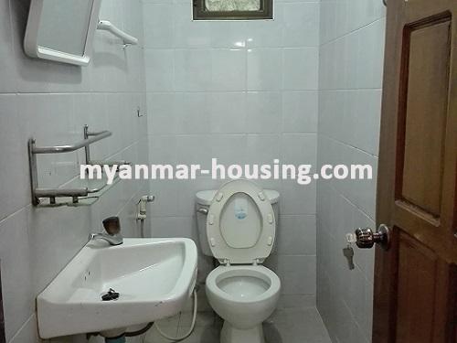 မြန်မာအိမ်ခြံမြေ - ငှားရန် property - No.3751 - ကမာရွတ်တွင် အခန်းကောင်းတစ်ခန်း ငှားရန်ရှိသည်။View of the Wash room