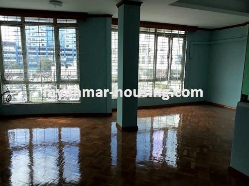မြန်မာအိမ်ခြံမြေ - ငှားရန် property - No.3754 - ဟိုကေ်၀းကွန်းပလပ် နေရာကောင်းတွင် အခန်းငှားရန်ရှိသည်။
