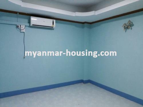မြန်မာအိမ်ခြံမြေ - ငှားရန် property - No.3754 - ဟိုကေ်၀းကွန်းပလပ် နေရာကောင်းတွင် အခန်းငှားရန်ရှိသည်။