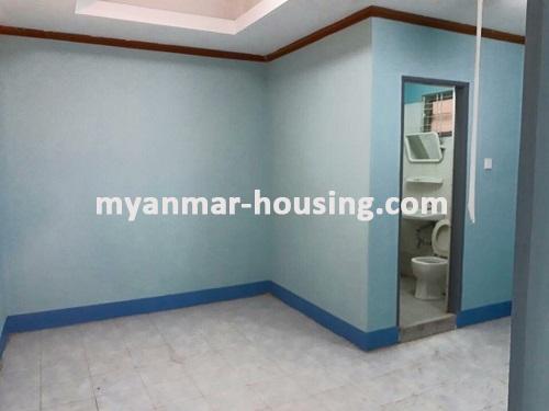 မြန်မာအိမ်ခြံမြေ - ငှားရန် property - No.3754 - ဟိုကေ်၀းကွန်းပလပ် နေရာကောင်းတွင် အခန်းငှားရန်ရှိသည်။