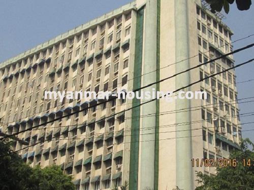 缅甸房地产 - 出租物件 - No.3766 - Wide space condo room for rent in Balazon Condo. - View of building